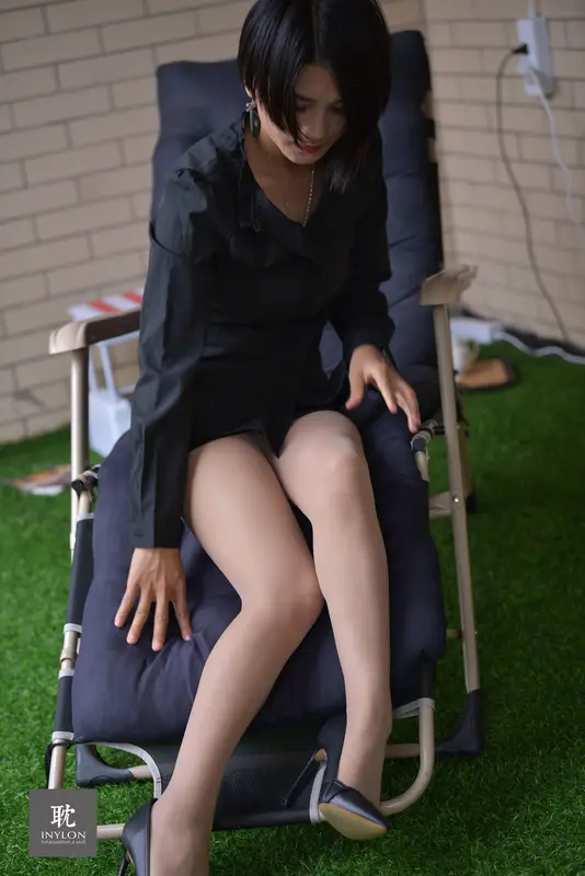 [IESS异思趣向] 普惠集 219 小缓 刚进城的素人2 12